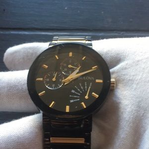 BULOVA / WATCH / BLACK AND GOLD / QUARTZ